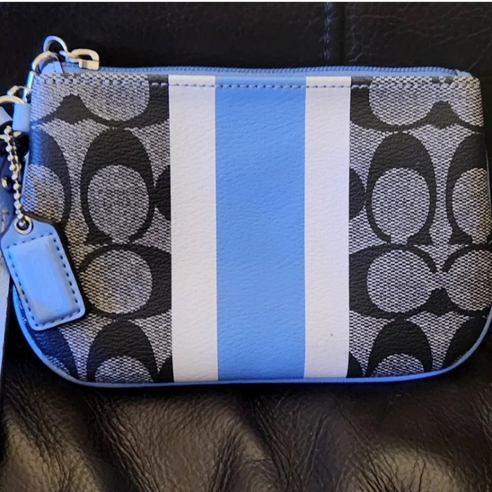 Coach Print Wristlet - Picture 1 of 3